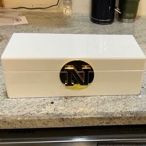 C. Wonder white jewelry Box with Gold N